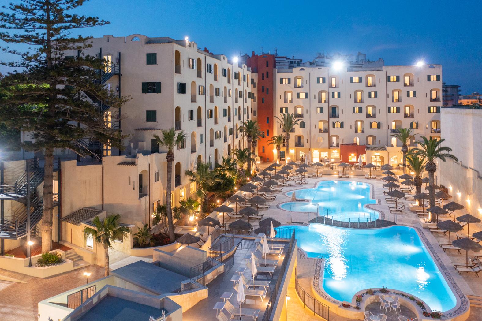 Hotel Hopps 4*
